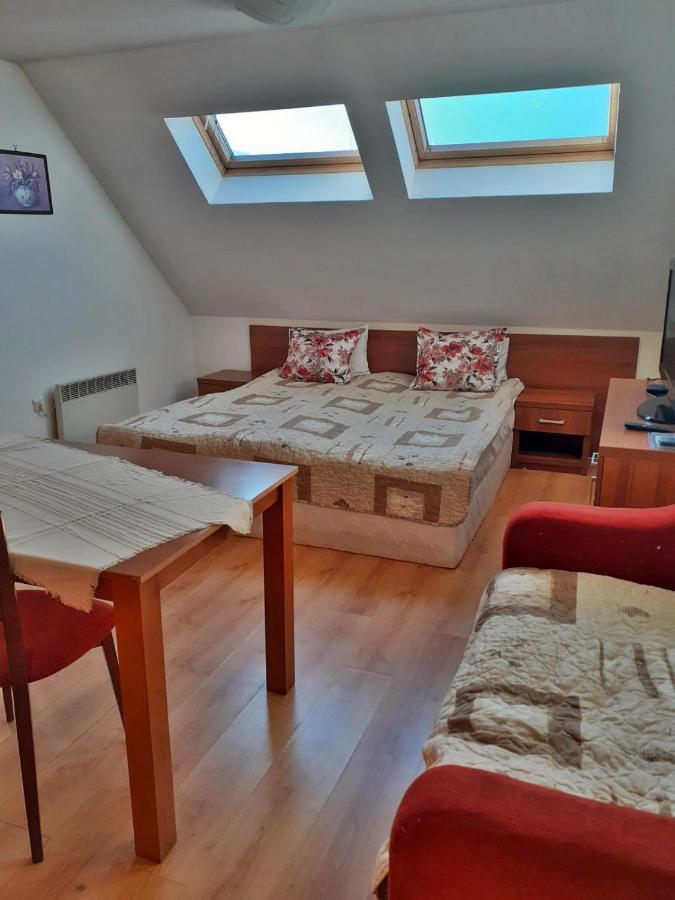 Пирин Плейс Банско Aparthotel Екстериор снимка