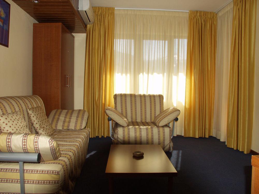 Пирин Плейс Банско Aparthotel Екстериор снимка